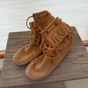 Minnetonka Tan Suede Moccasin Boots